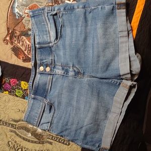 Apt 9 Slimming shorts
